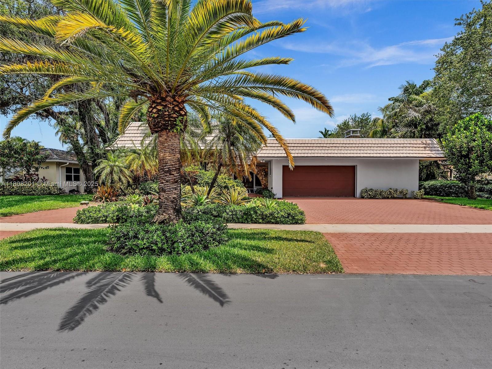 Property for Sale at 3121 N 52nd Ave, Hollywood, Broward County, Florida - Bedrooms: 5 
Bathrooms: 4  - $1,350,000