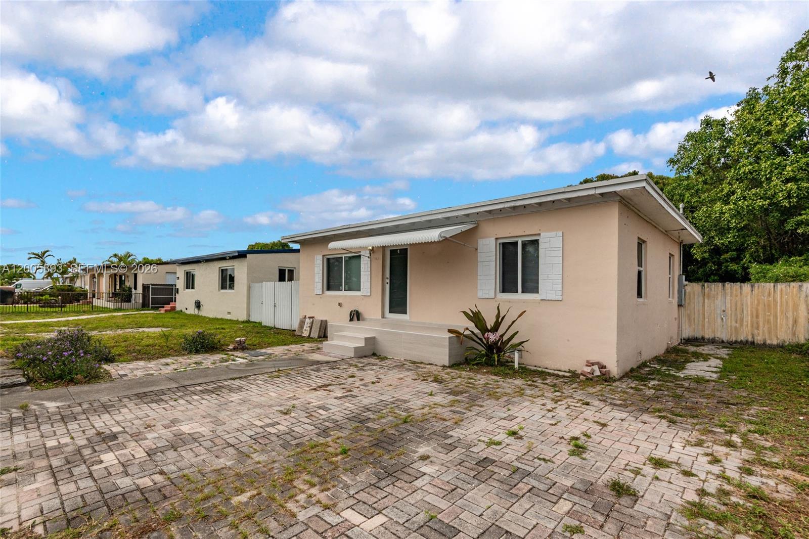 FLAMINGO ESTATES - Residential