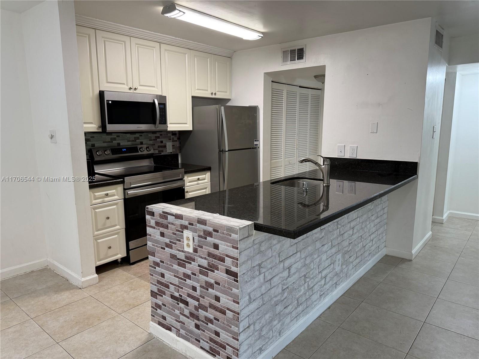 10421 SW 157th Pl 206