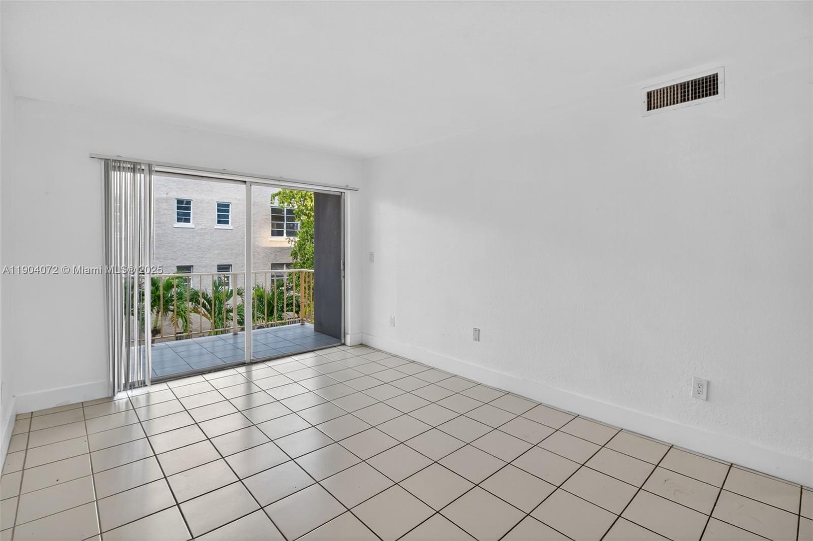 EL DORADO BAY CONDO APTS - Residential Lease