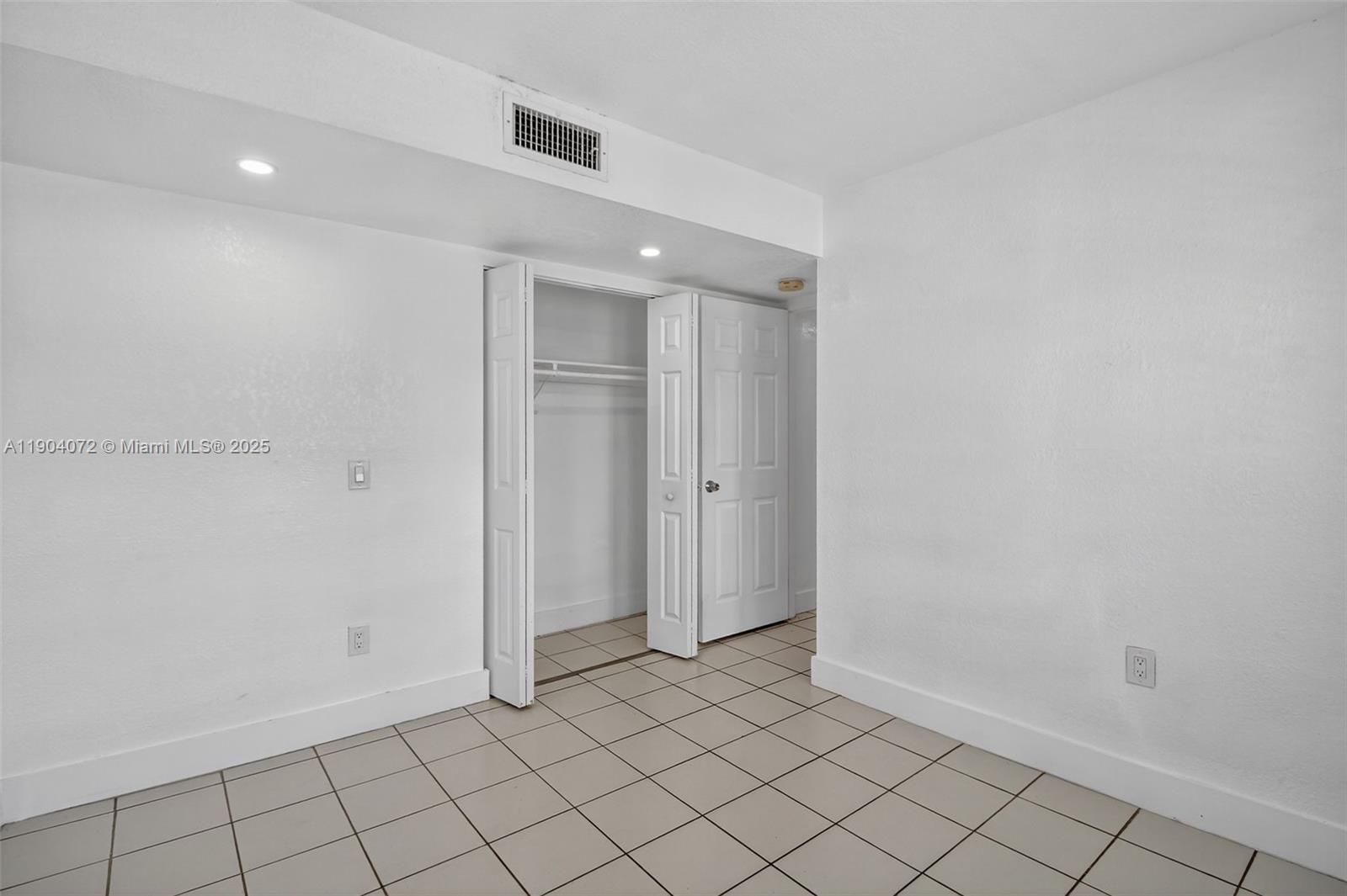 EL DORADO BAY CONDO APTS - Residential Lease