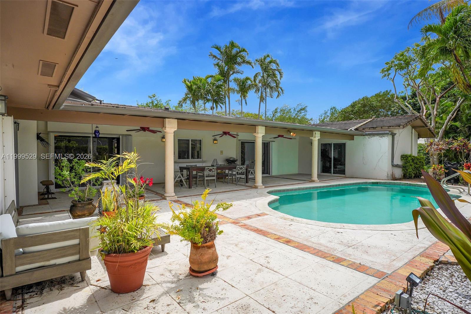 OLD CUTLER PINES THE - Residential Lease