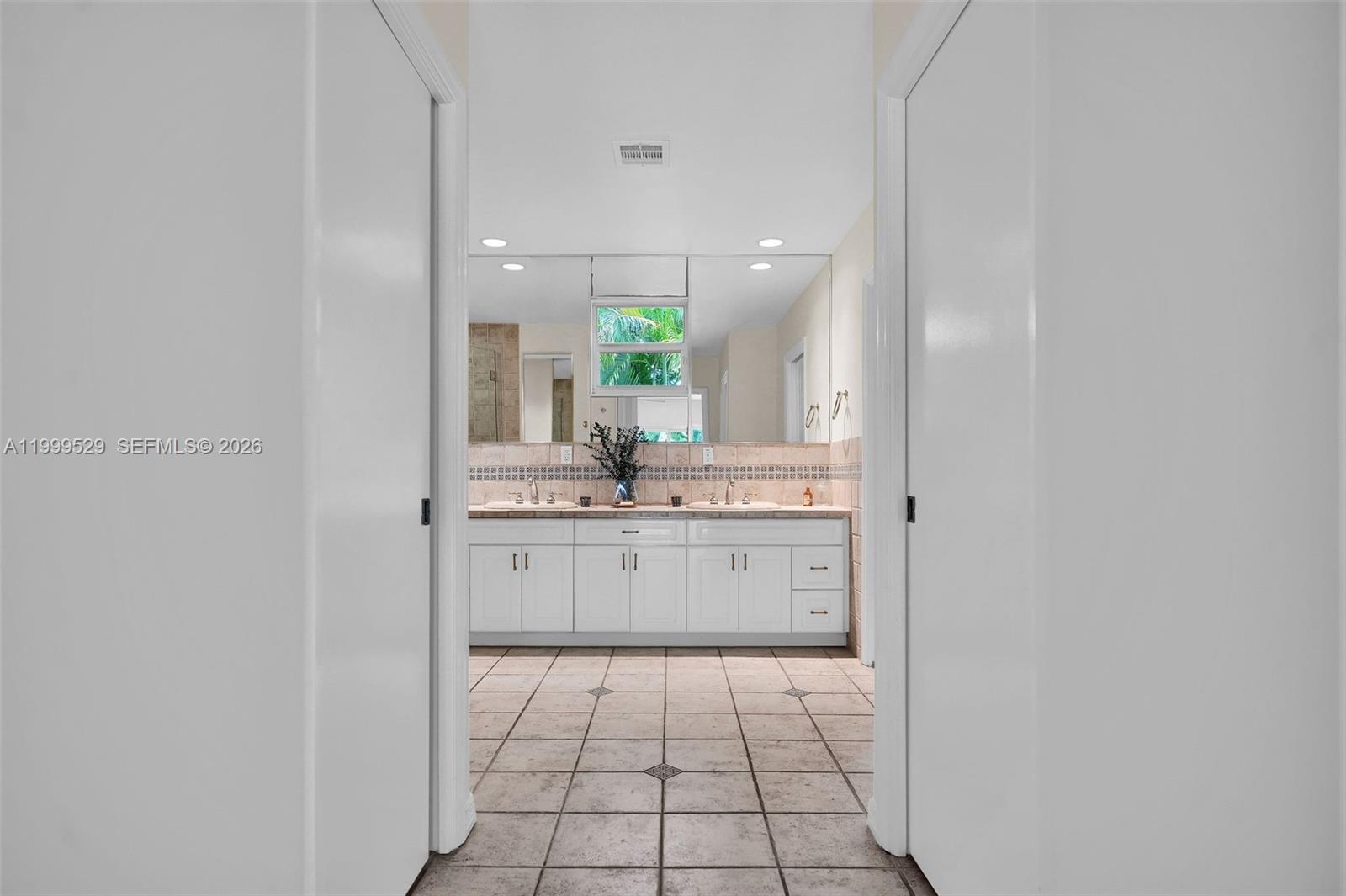 OLD CUTLER PINES THE - Residential Lease