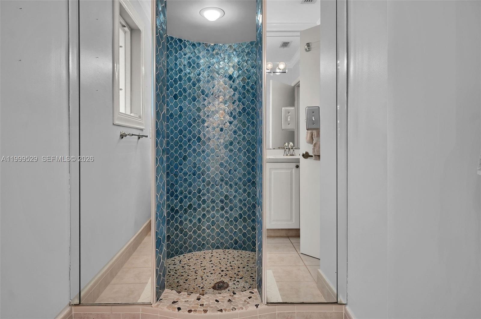 OLD CUTLER PINES THE - Residential Lease