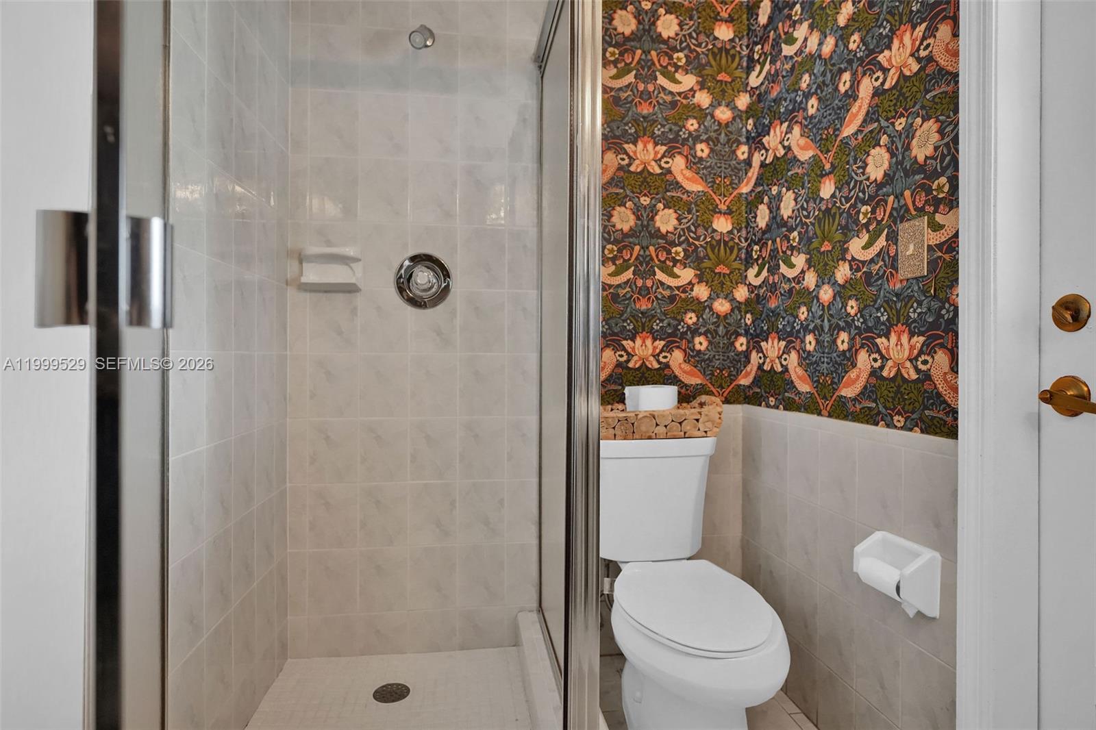 OLD CUTLER PINES THE - Residential Lease