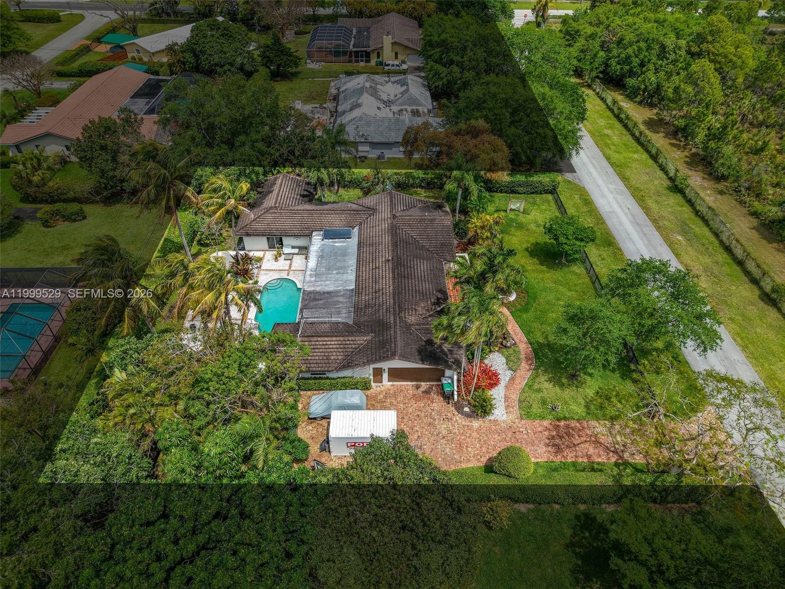 OLD CUTLER PINES THE - Residential Lease