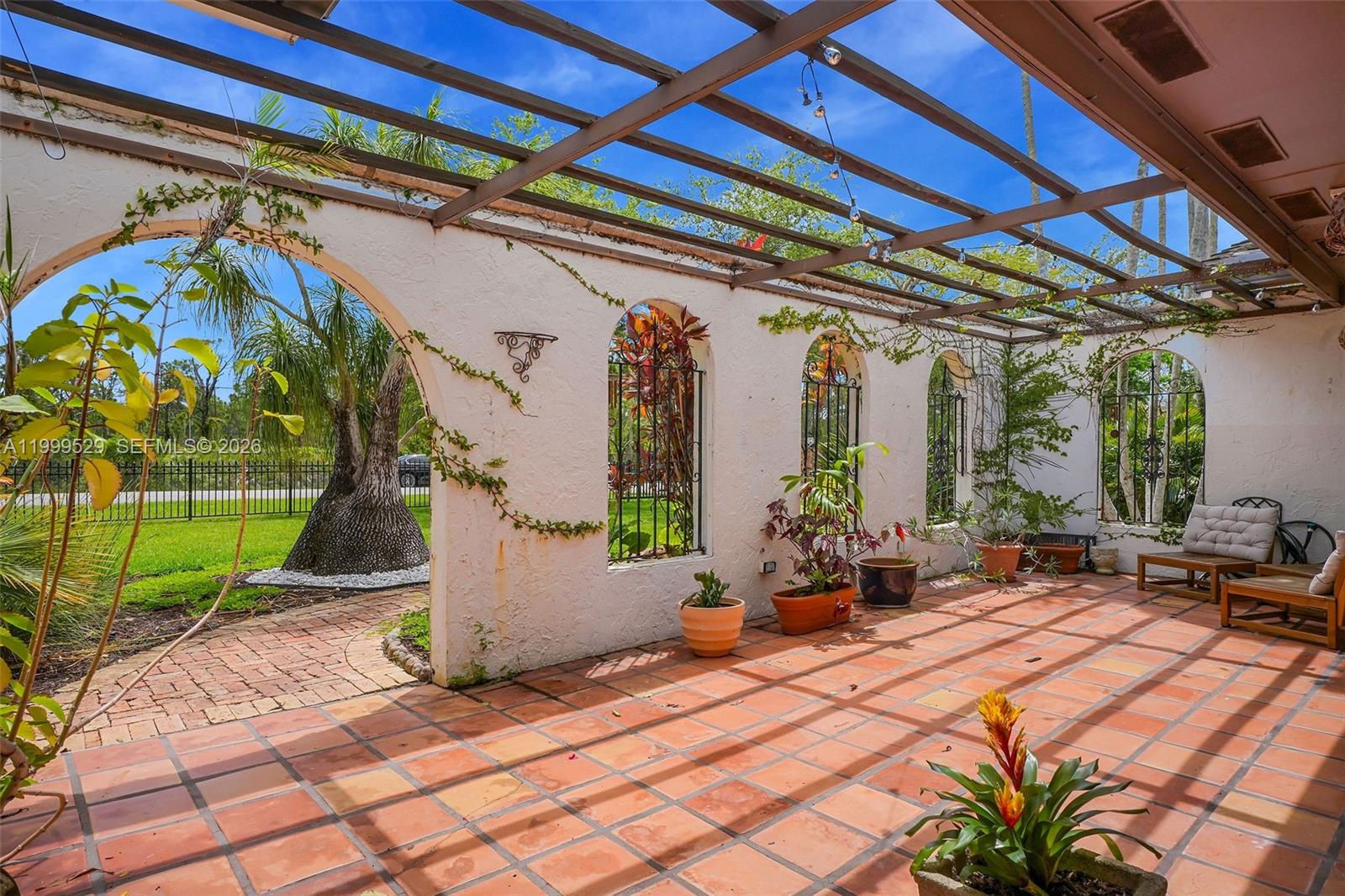 OLD CUTLER PINES THE - Residential Lease