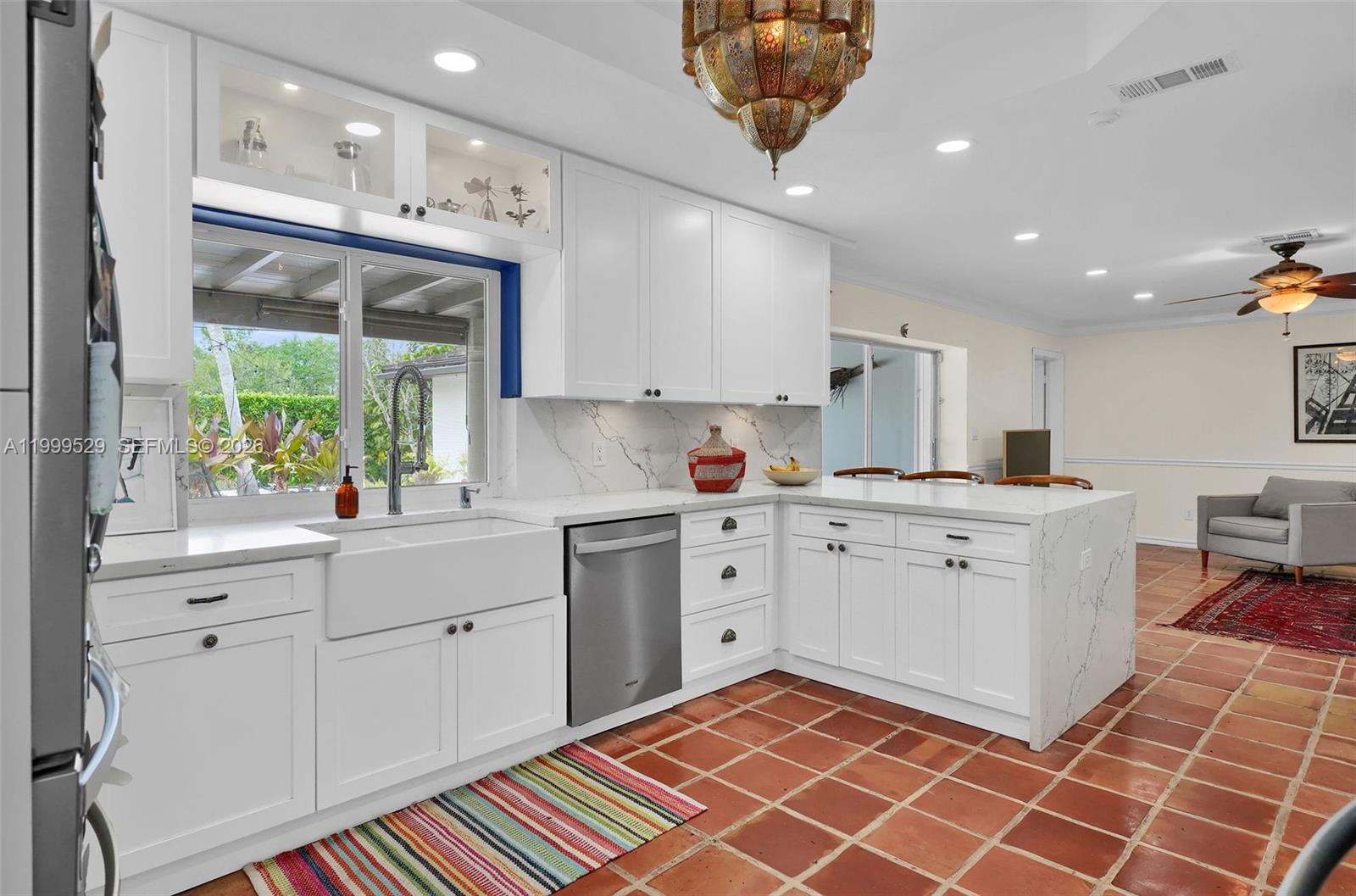 OLD CUTLER PINES THE - Residential Lease