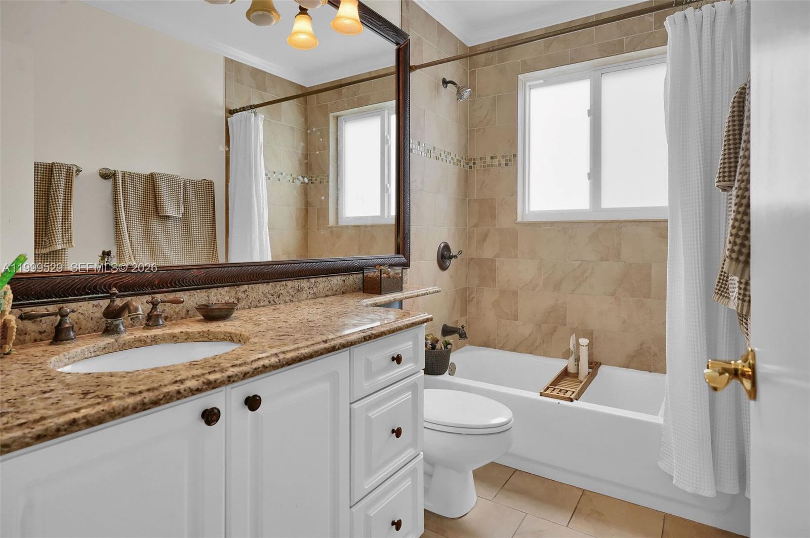 OLD CUTLER PINES THE - Residential Lease