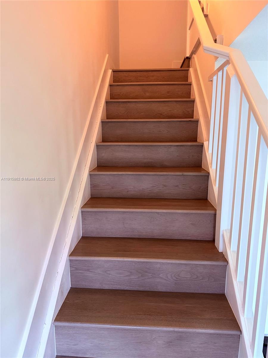 DOWNTOWN DORAL SOUTH PHAS - Residential