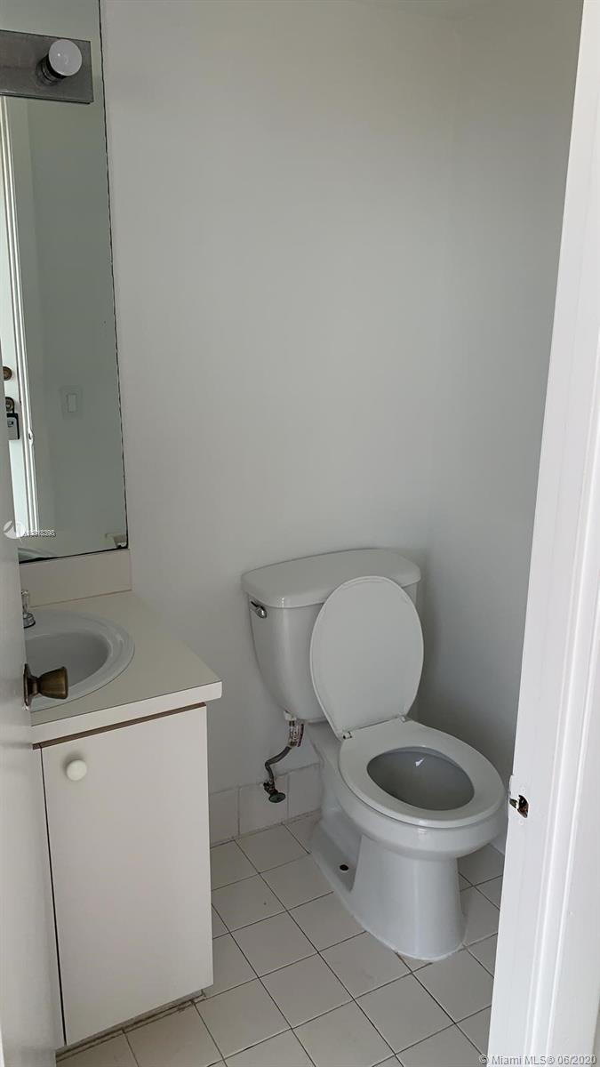 ISLAND SHORES CONDO - Residential Lease