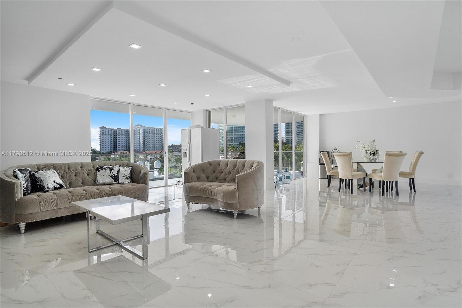 Rental Property at 19707 Turnberry Way 5K, Aventura, Miami-Dade County, Florida - Bedrooms: 2 
Bathrooms: 2  - $6,500 MO.