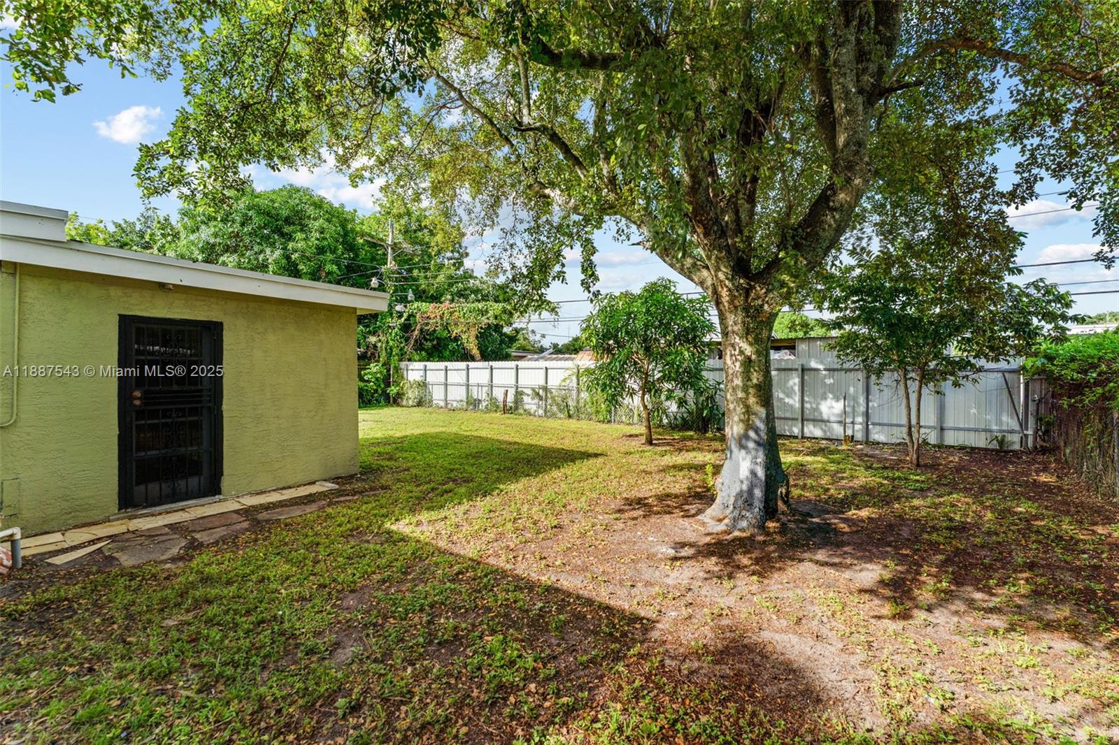 MIAMI GARDENS ESTATES SEC - Residential