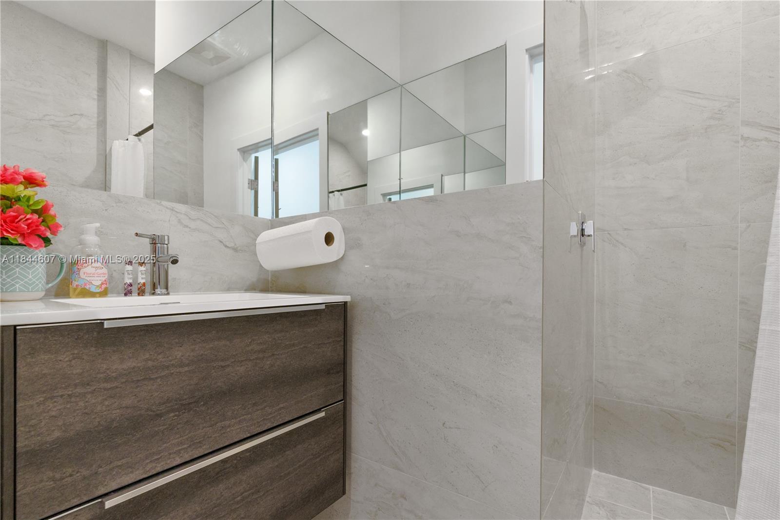 AVALON SUB - Residential Income