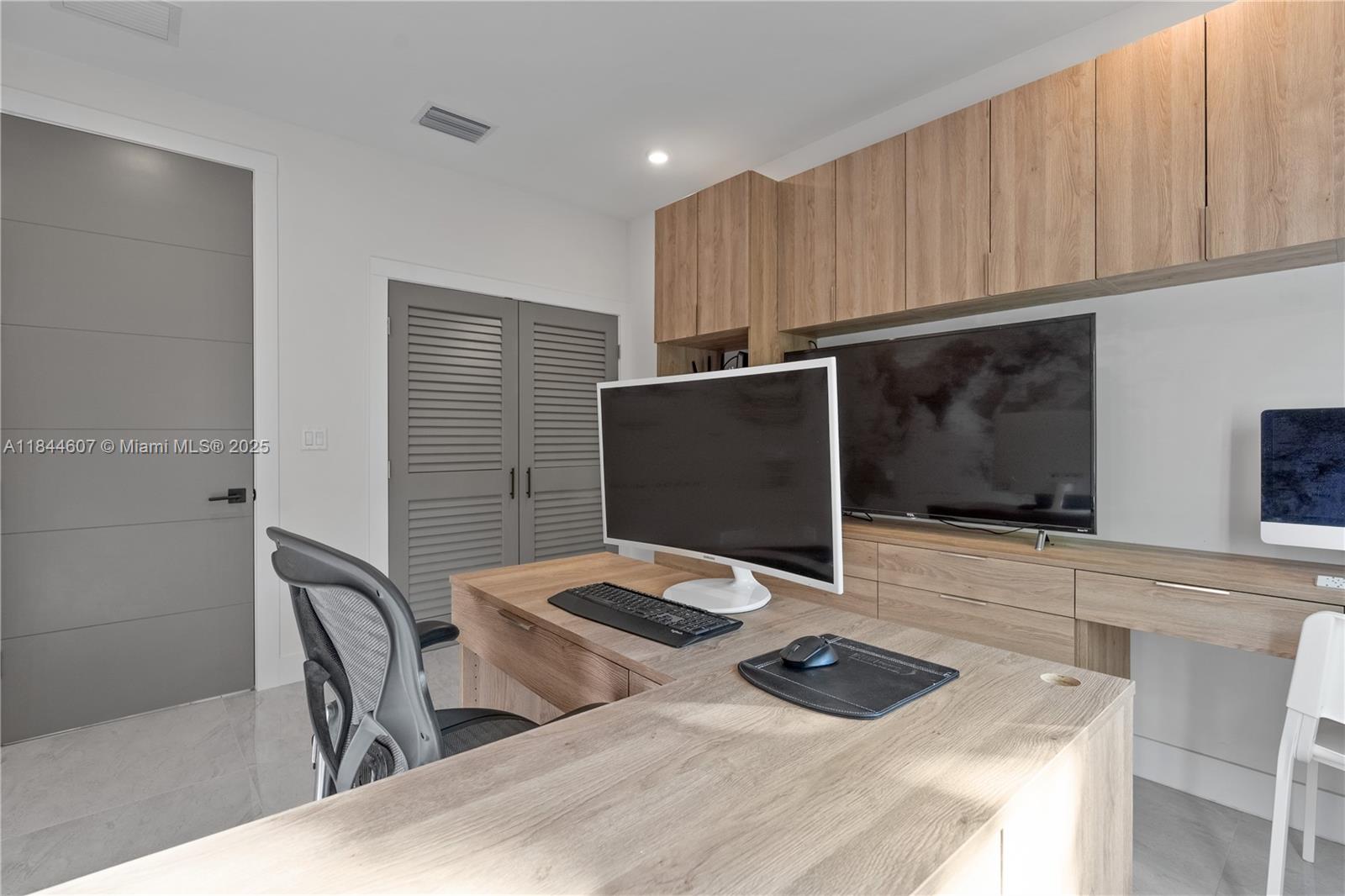 AVALON SUB - Residential Income