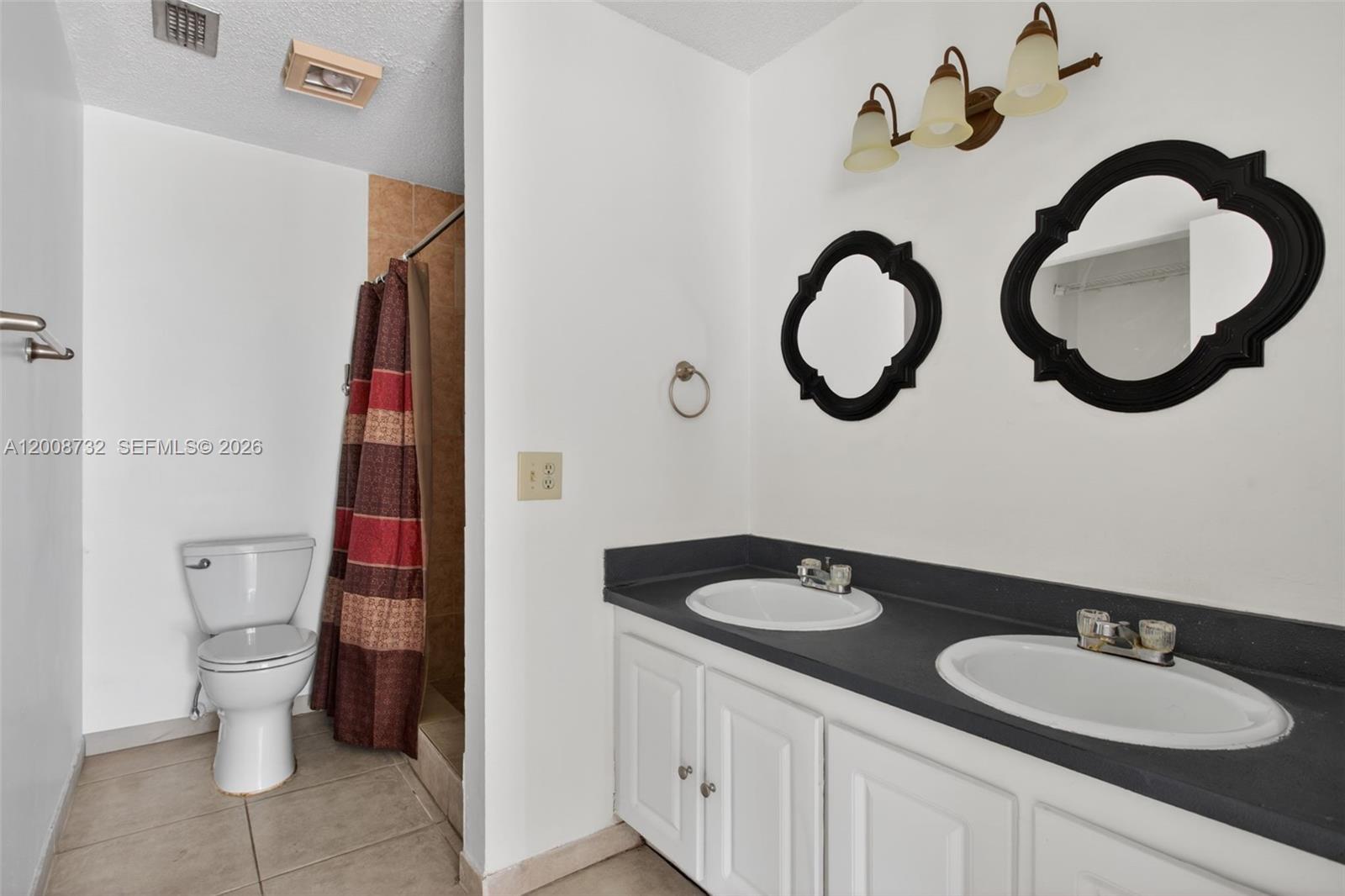 PALM SPRINGS VILLAGE COND - Residential