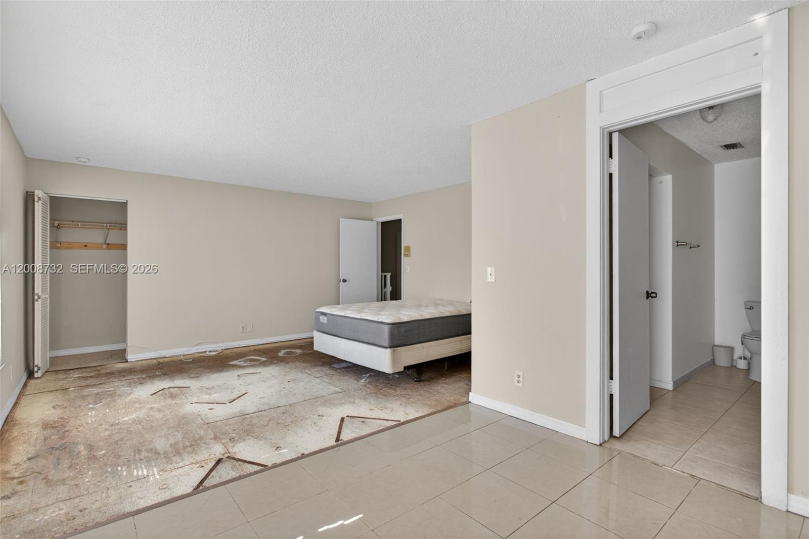 PALM SPRINGS VILLAGE COND - Residential