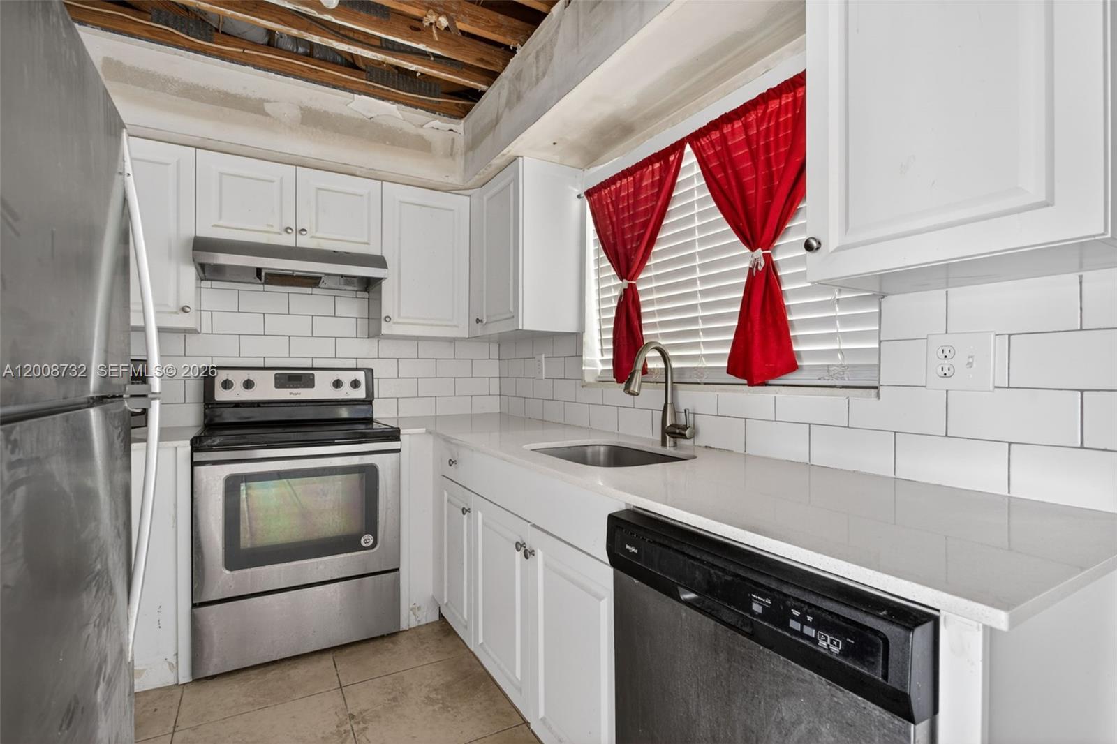 PALM SPRINGS VILLAGE COND - Residential