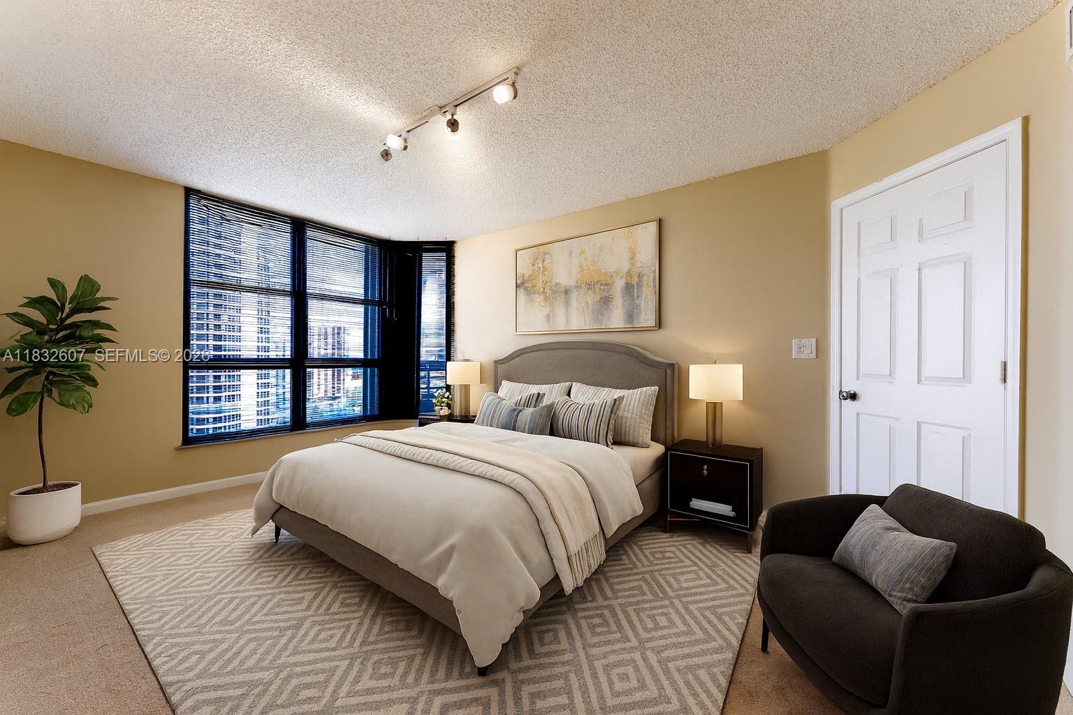 MYSTIC POINTE TOWER 500 C - Residential