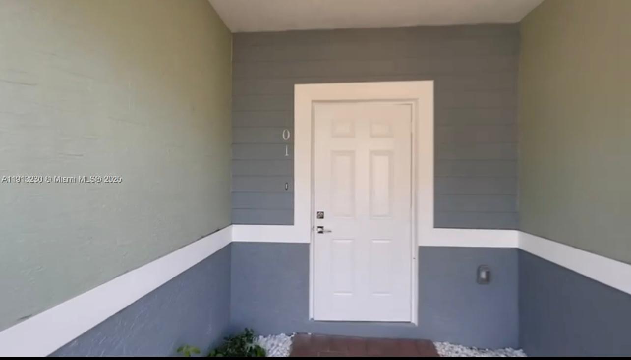 BAHIA DELRAY TOWNHOMES CO - Residential Lease