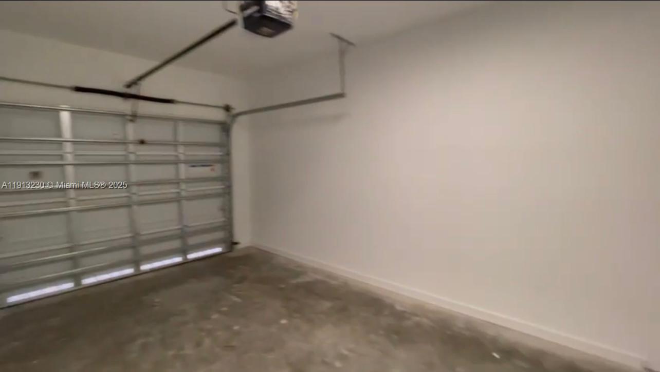 BAHIA DELRAY TOWNHOMES CO - Residential Lease