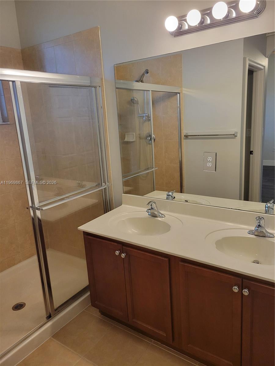 TUSCAN VILLAS - Residential