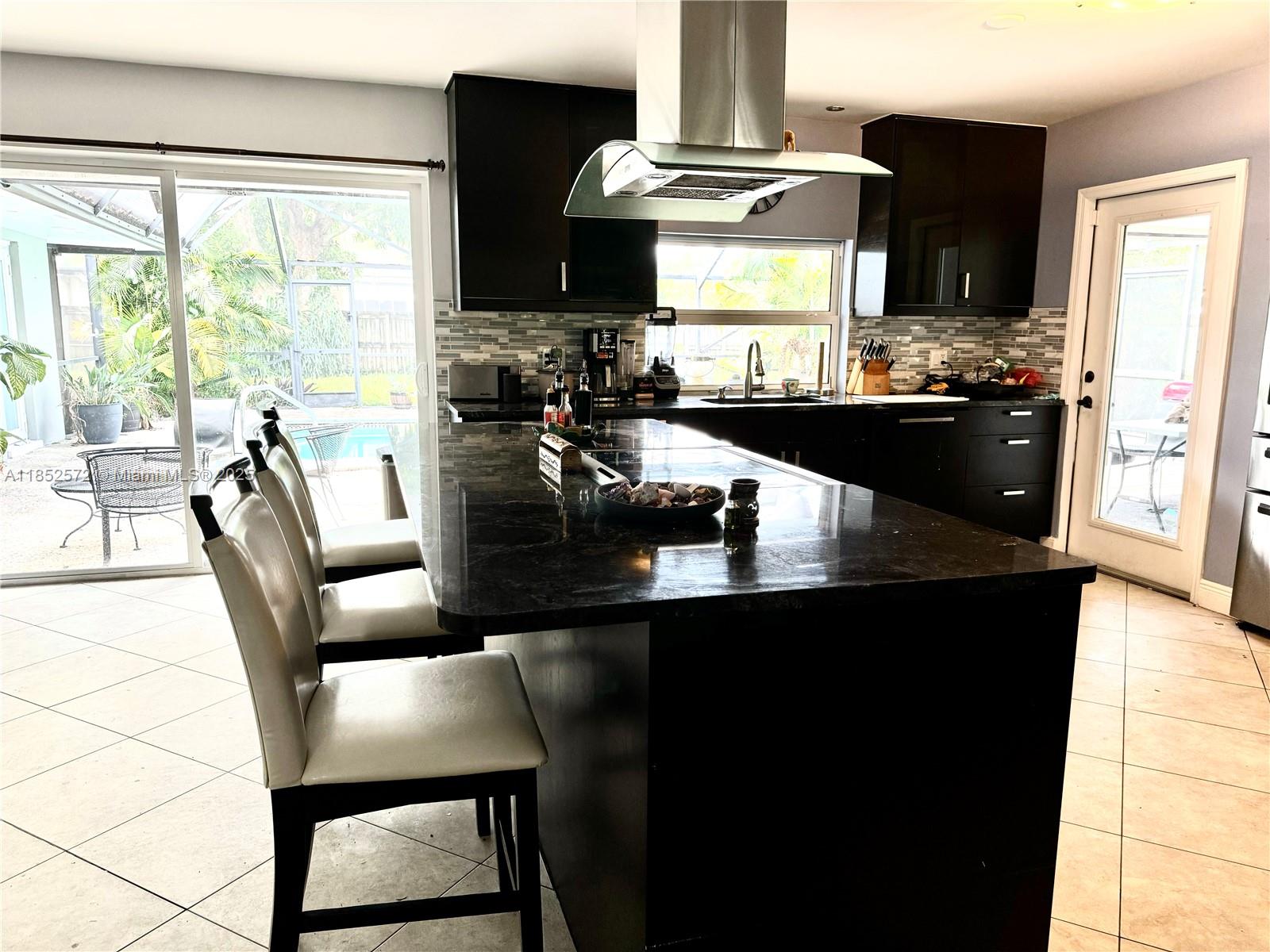 HOLLYWOOD HILLS - Residential Lease