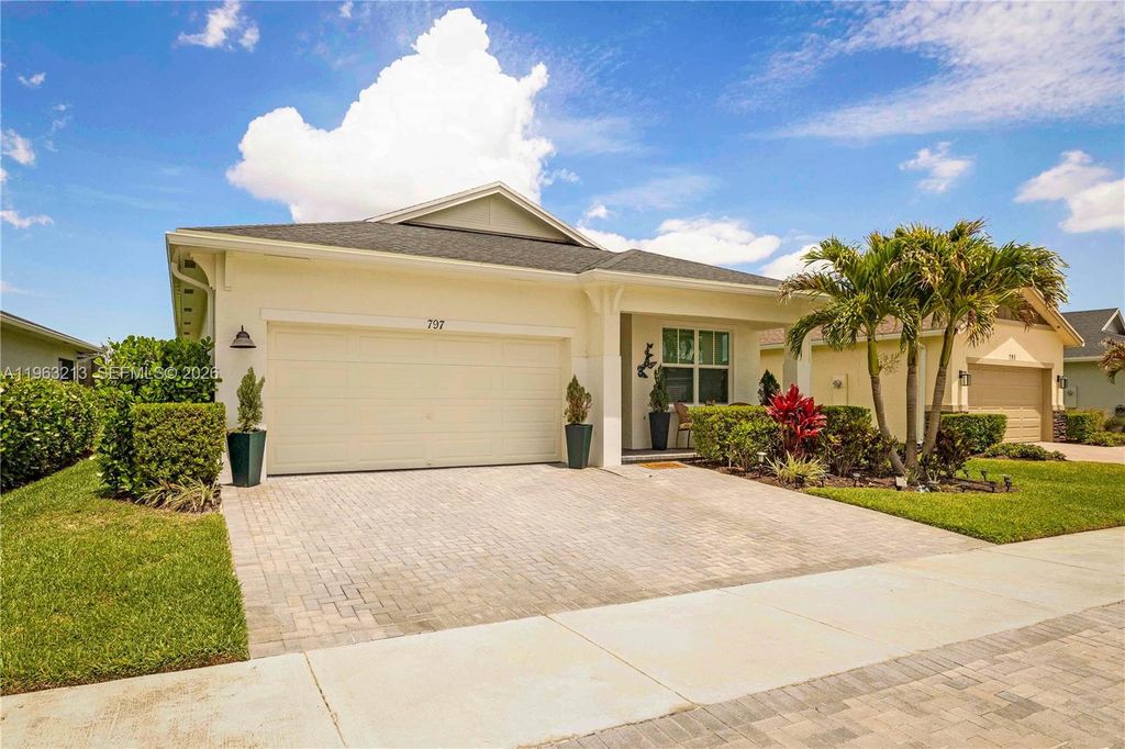 Photo of 797 SE Bloomfield Rd, Port St Lucie, FL 34984 (MLS # A11963213)
