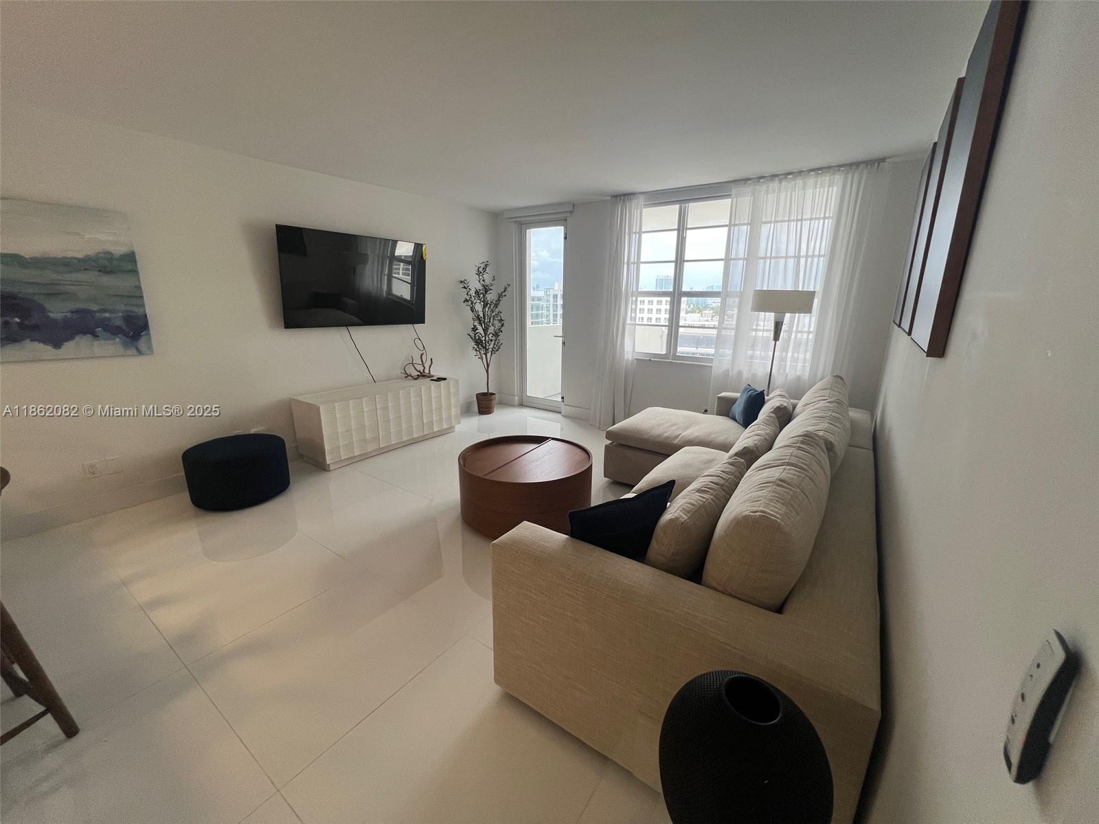 100 Lincoln Rd 1022