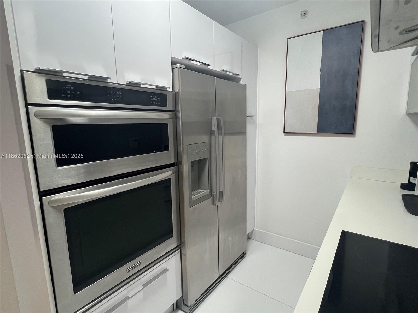 THE DECOPLAGE CONDO - Residential Lease