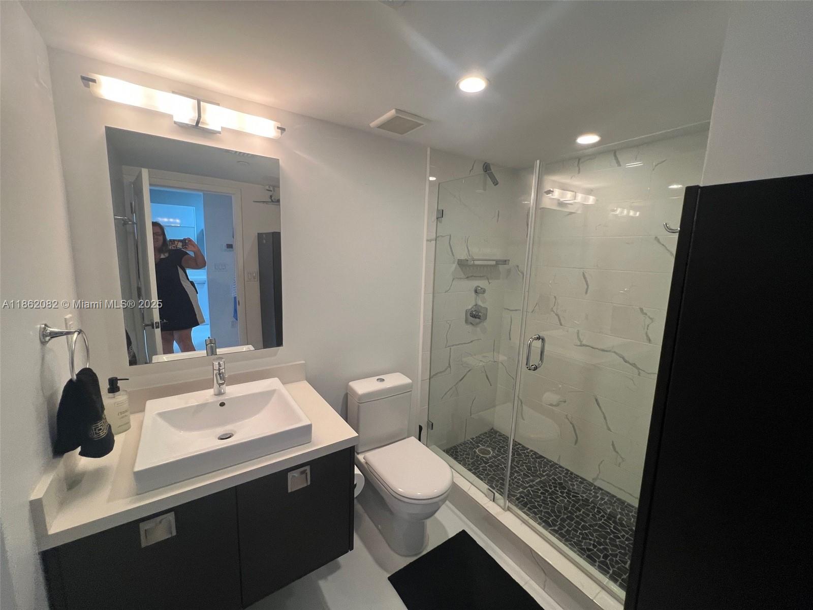 THE DECOPLAGE CONDO - Residential Lease