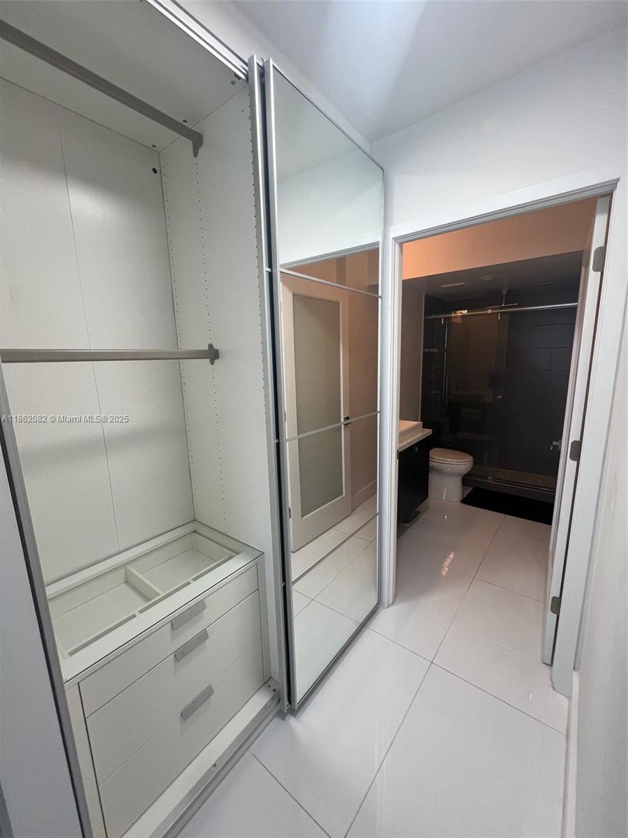 THE DECOPLAGE CONDO - Residential Lease