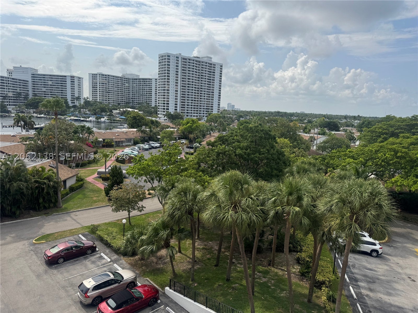 200 Leslie Dr 629