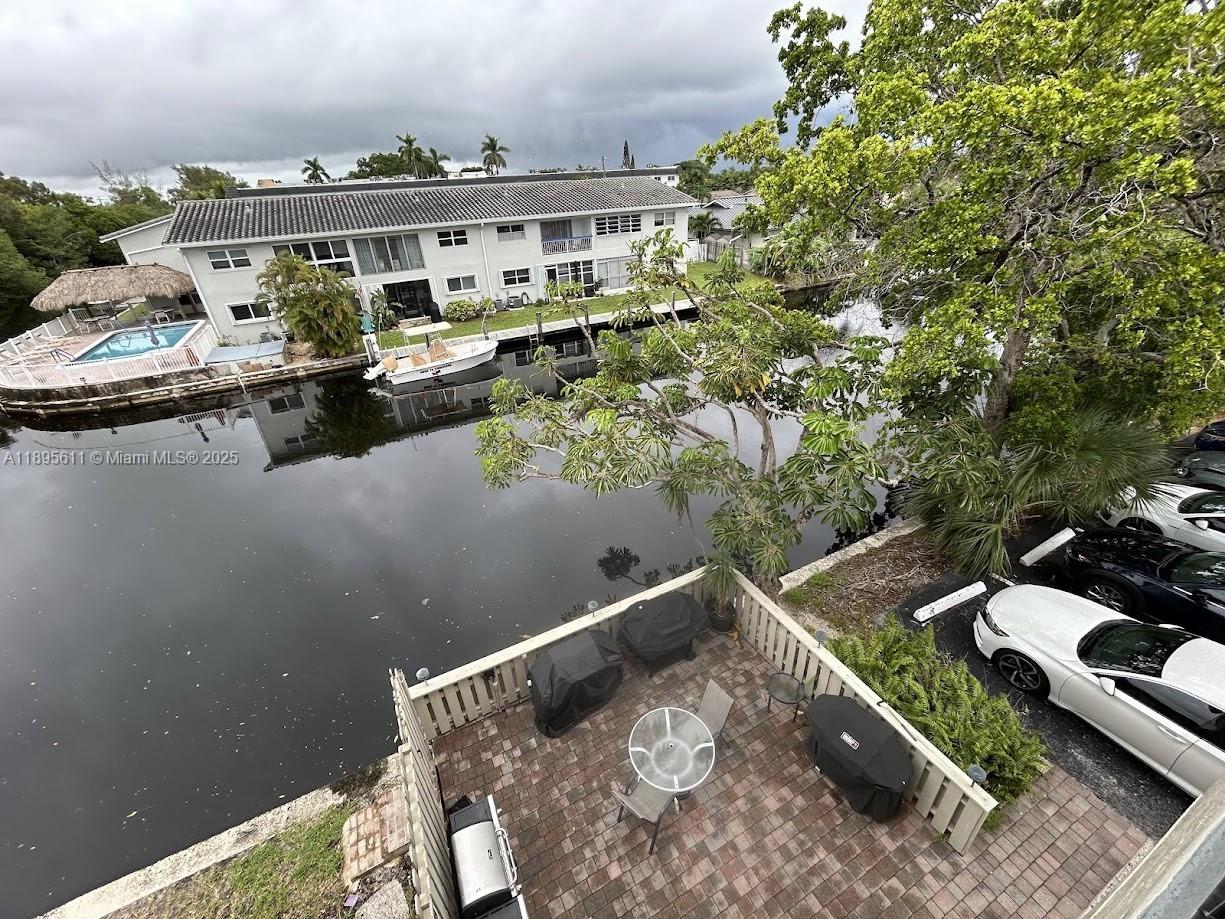 CORAL POINT CONDOMINIUM - Residential Lease