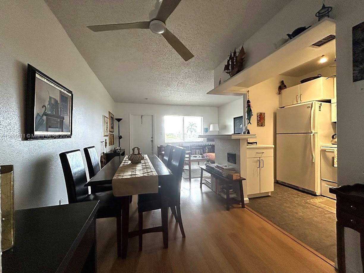 CORAL POINT CONDOMINIUM - Residential Lease