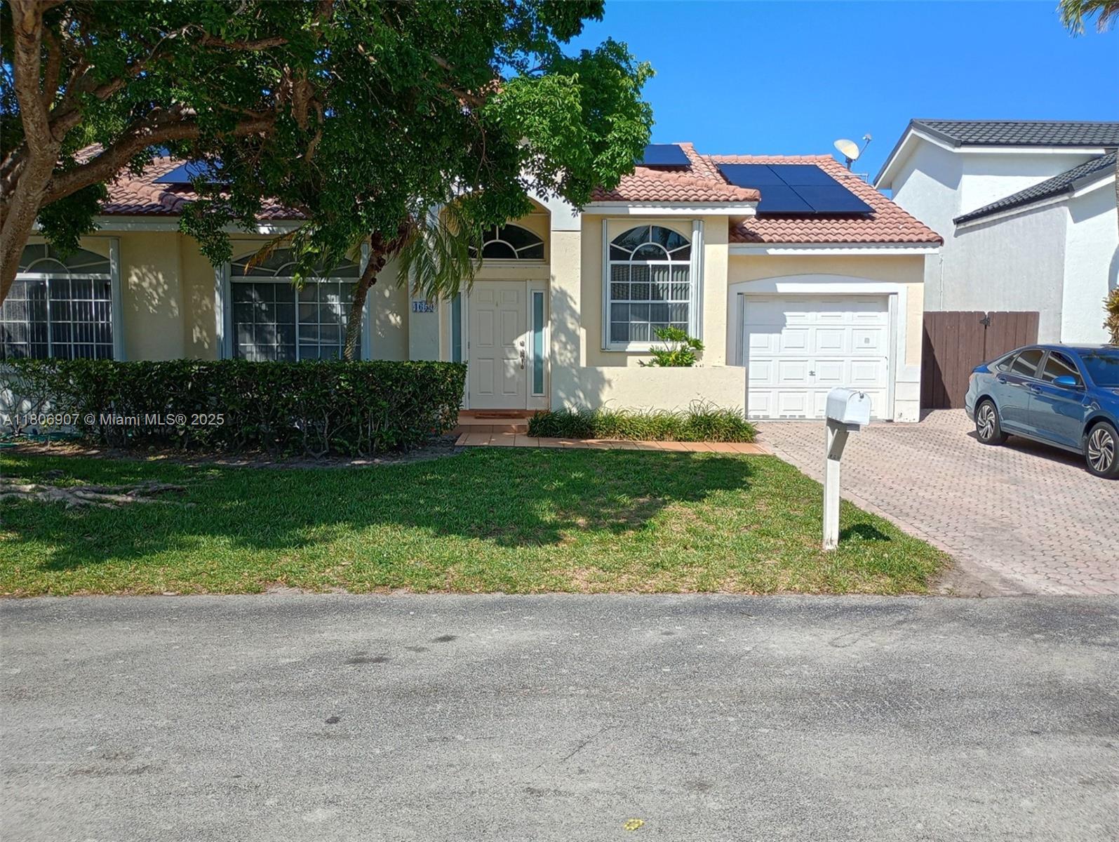 4659 Sw 154th Ct, Miami, Broward County, Florida - 3 Bedrooms  
2 Bathrooms - 