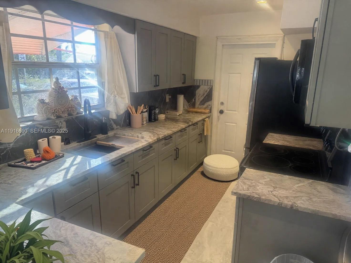 BOULEVARD HEIGHTS SEC 8 - Residential Lease