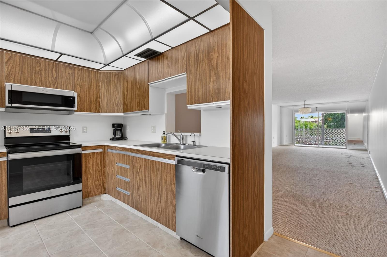 GRANADA VILLAGE F CONDO - Residential