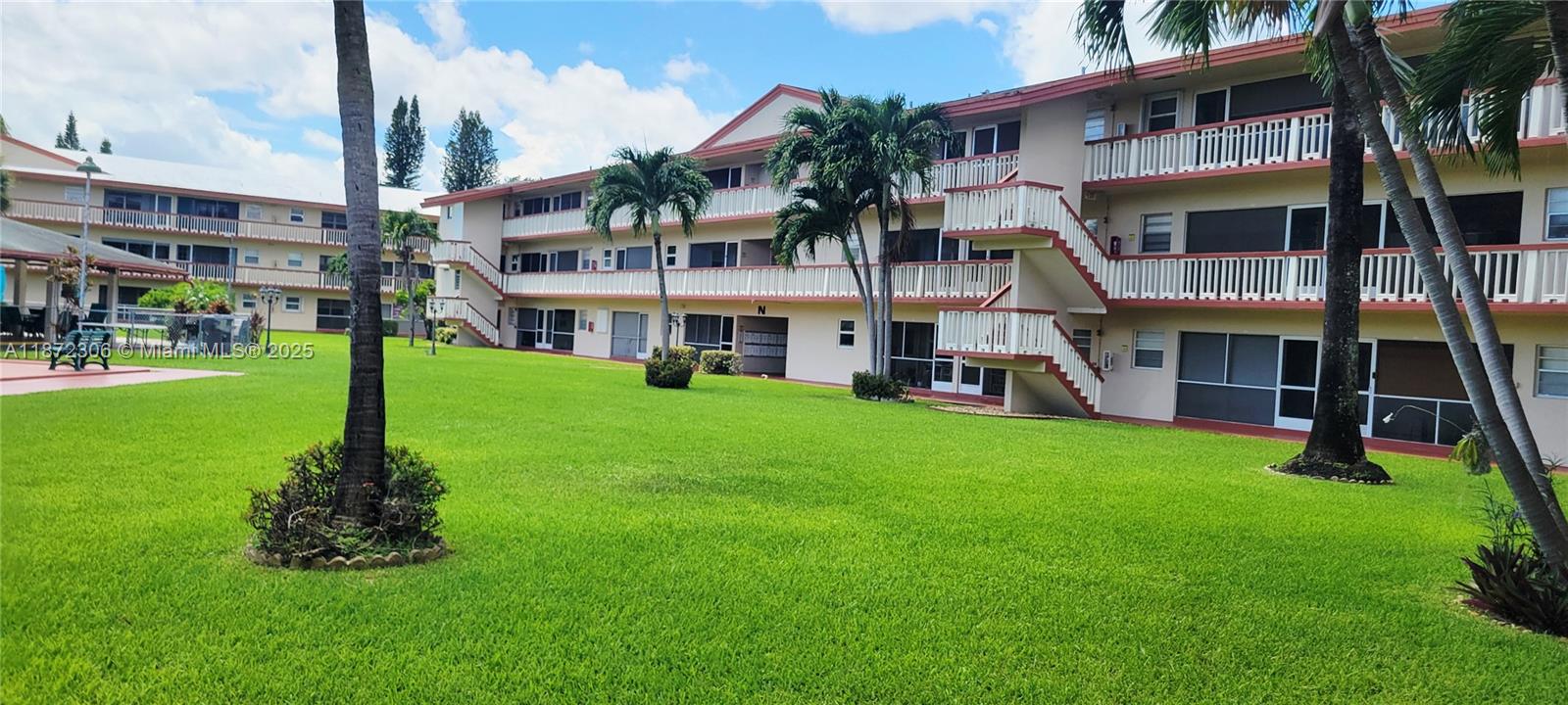 BEVERLY HILLS CONDO NUMBE - Residential