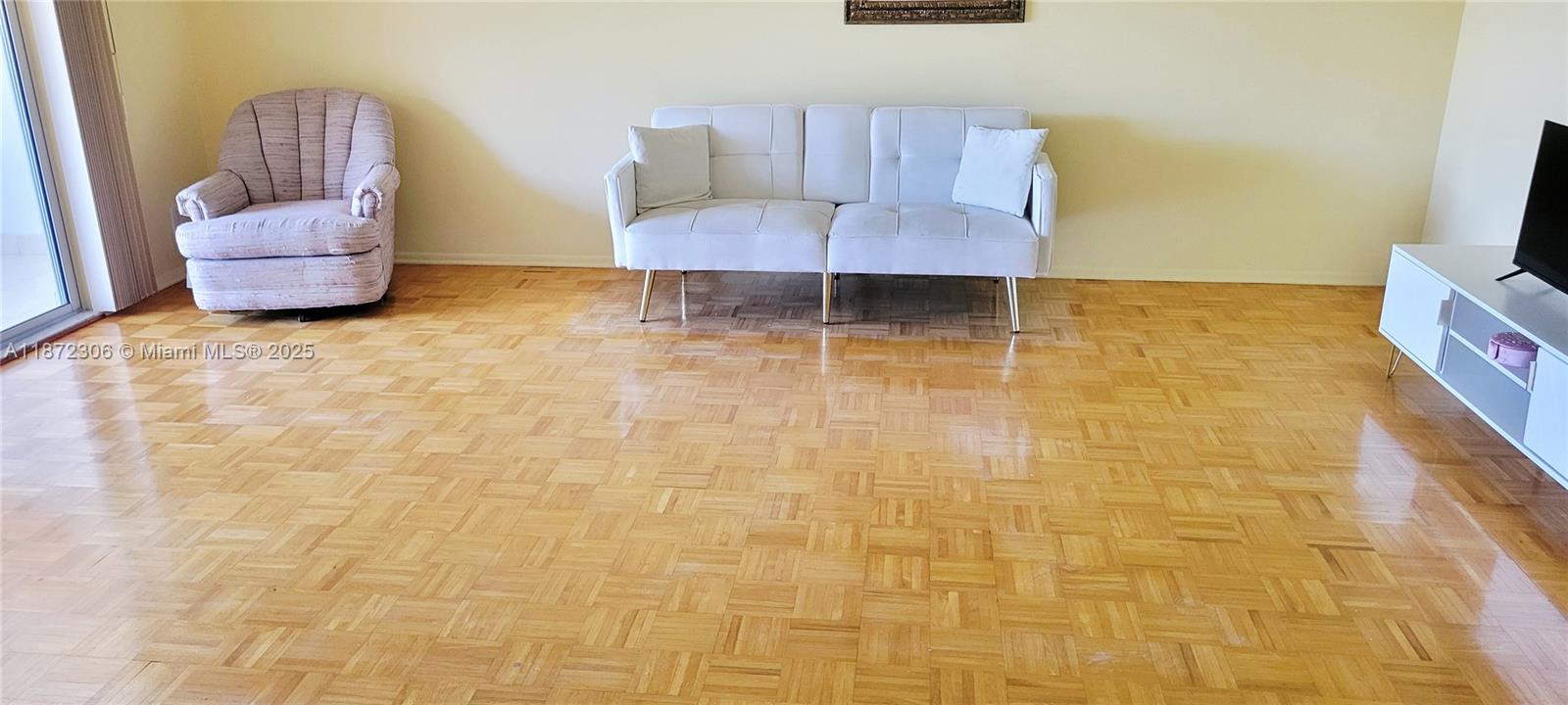 BEVERLY HILLS CONDO NUMBE - Residential