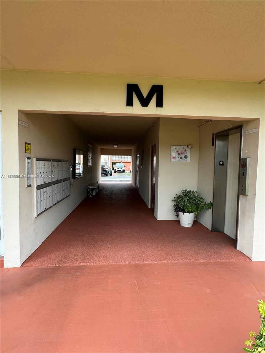 BEVERLY HILLS CONDO NUMBE - Residential