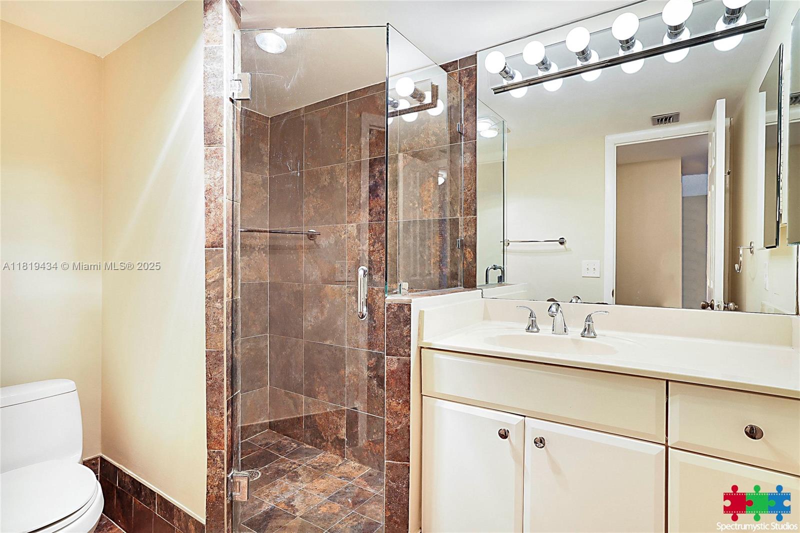 MARINA BAY CONDO - Residential Lease