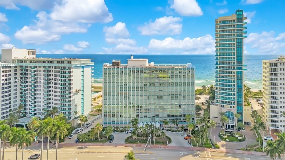 5055 Collins Ave 8N