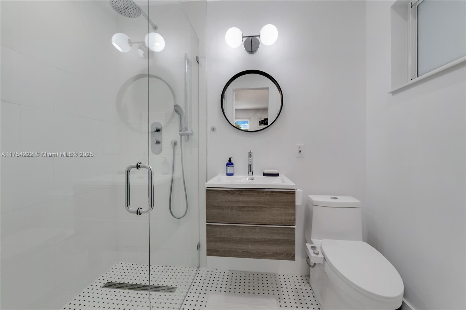 ORCHARD HEIGHTS 1ST ADDN - Residential Lease