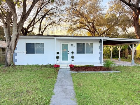 Photo of 1357 SW 22nd Ter, Fort Lauderdale, FL 33312 (MLS # A11917118)