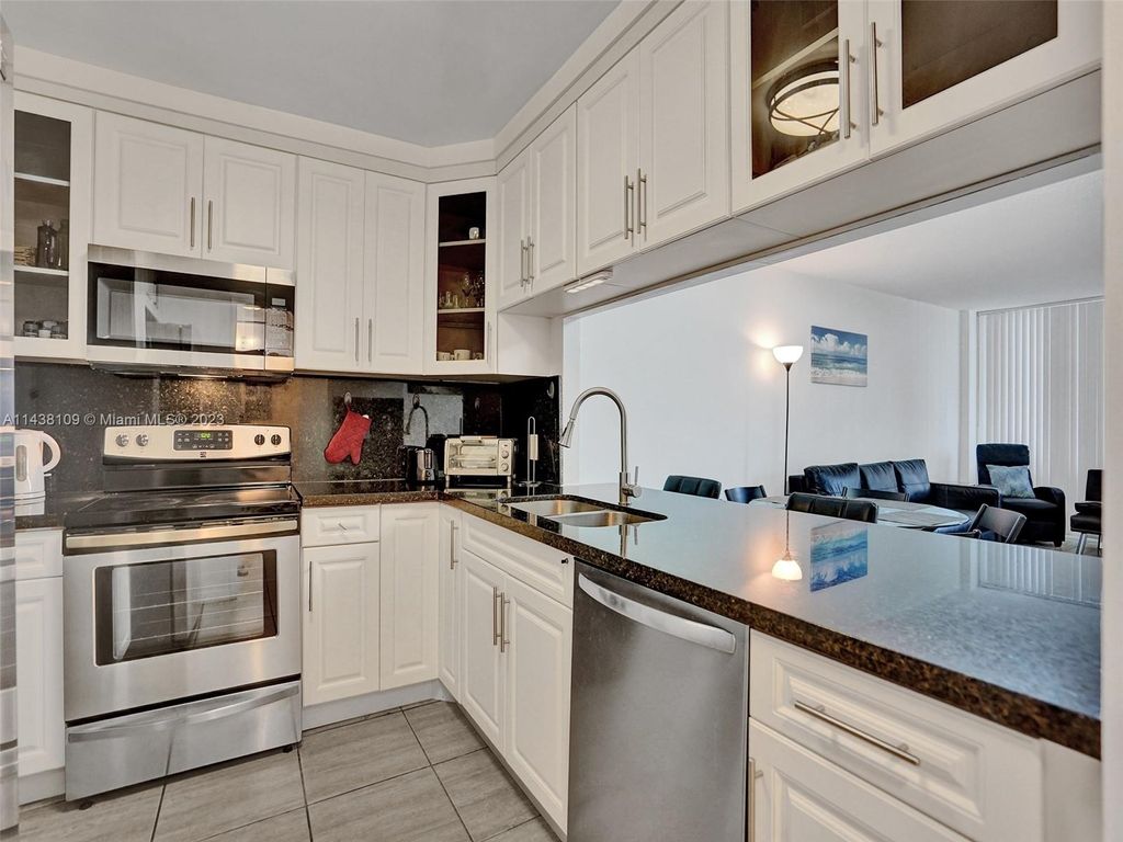 Photo of 3725 S Ocean Dr #520, Hollywood, FL 33019 (MLS # A11438109)