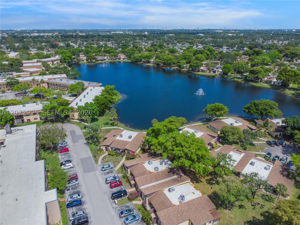 Photo of 300 Berkley Rd #108, Hollywood, FL 33024 (MLS # A12072925)