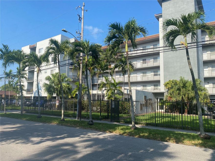 Beautiful Large Corner Unit Canal View, 1/1-bedroom condo. Renovated with luxury vinyl wood floors, baseboards, closet doors, updated appliances. Wall to wall closet space and closet shelving, W/D installation hook up. Includes blinds. Central A/C. Secured and Gated Building, 1 assigned Parking Space, Pool. 
Great location, close to FIU University, 826 highways, shops, restaurants. PLease call Owner for showings!!! LOW Maintenance fee!