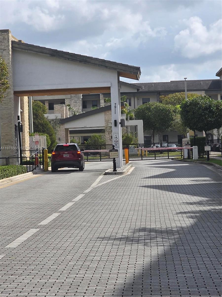 APEX AT PARK CENTRAL COND - Residential