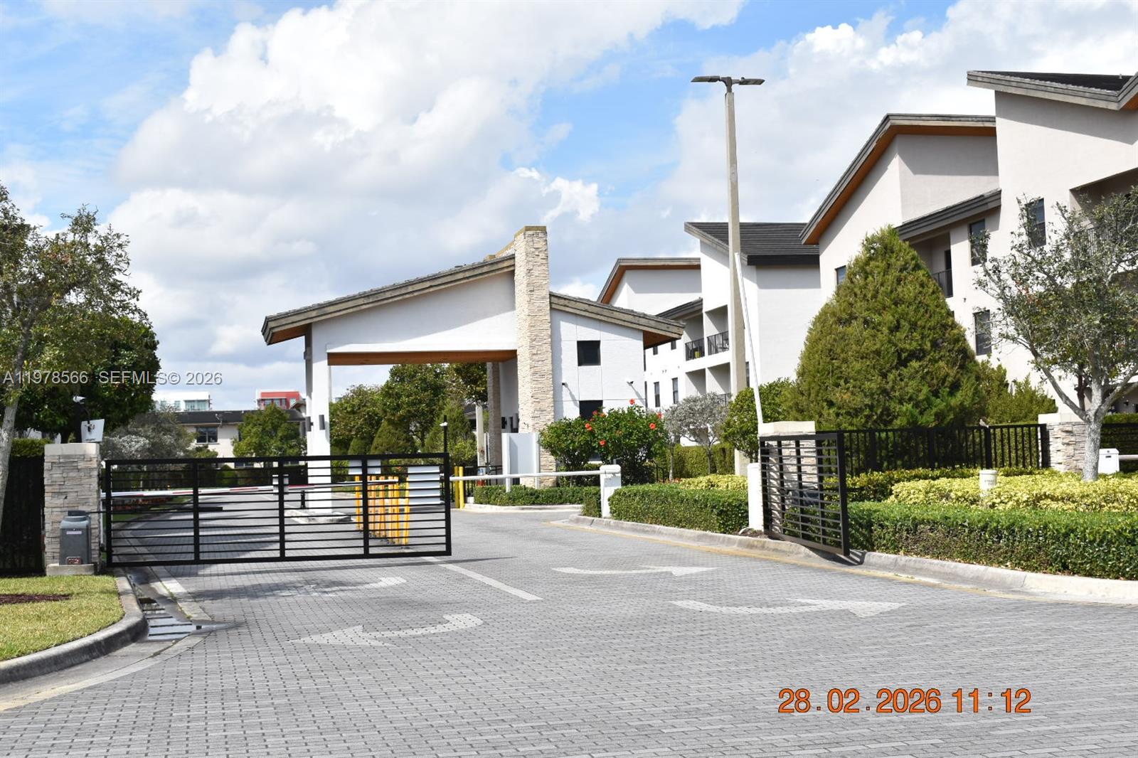 APEX AT PARK CENTRAL COND - Residential